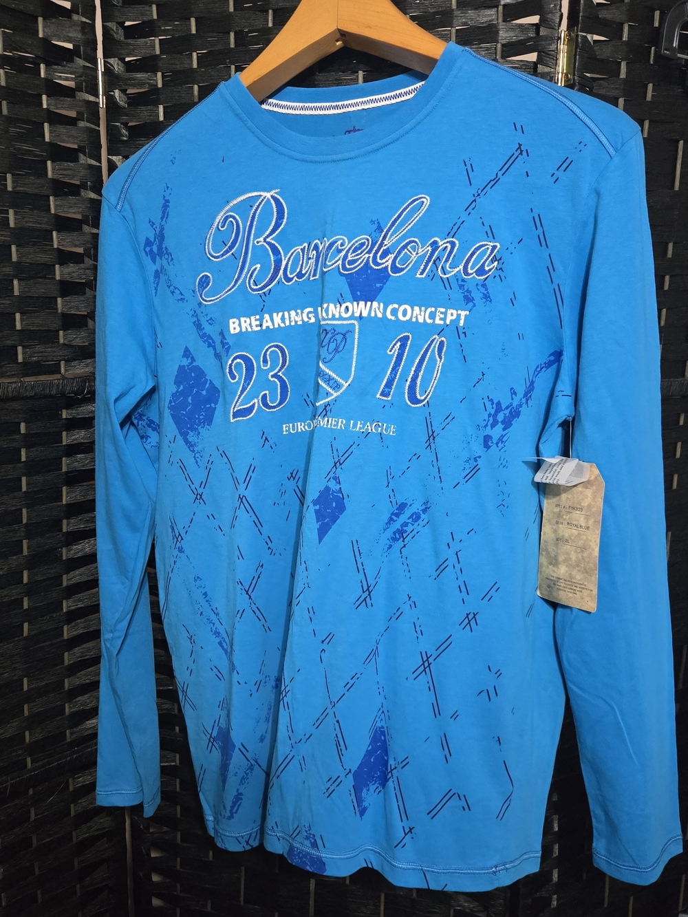 Xios Mens XXL Barcelona Long-Sleeve Graphic Tee  Blue NWT